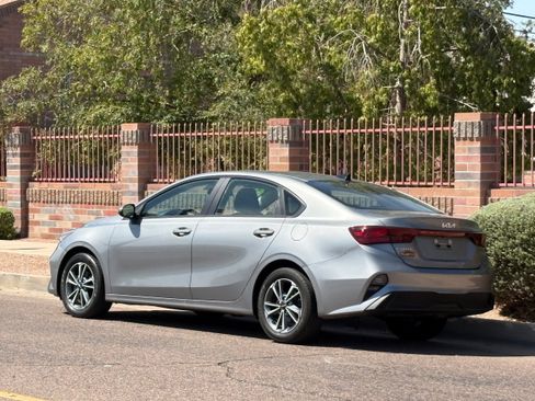 Used 2020 Kia Forte LXS FWD image 4
