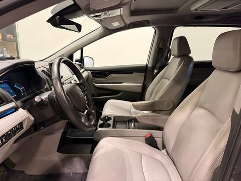 Used 2023 Honda Odyssey Touring image 12