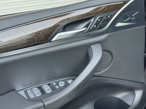 Used 2025 BMW X4 xDrive30i image 19