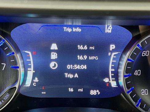 New 2027 Chrysler Pacifica Limited AWD/4WD image 12