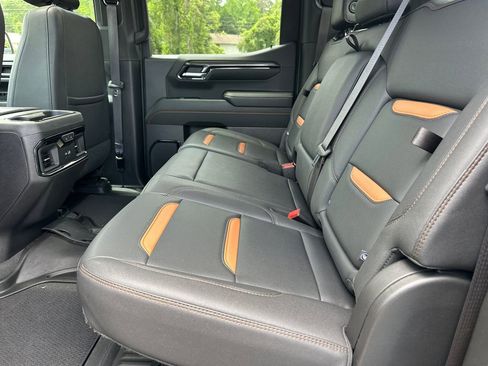Used 2024 GMC Sierra 1500 AT4 w/ Technology Package AWD/4WD image 21