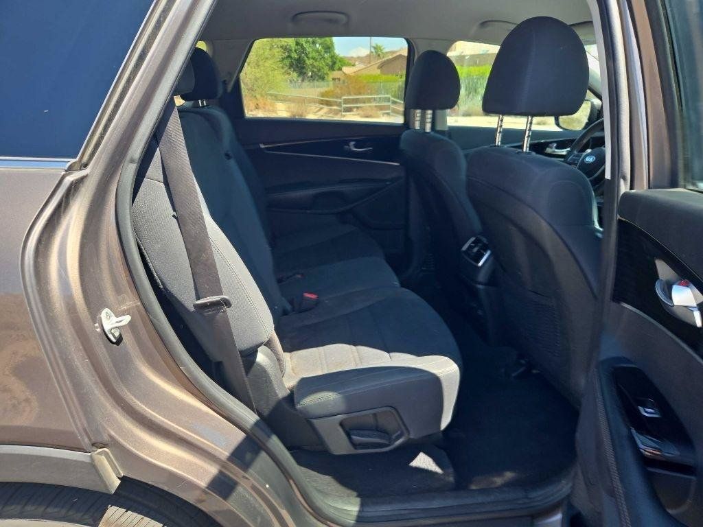 Used 2019 Kia Sorento FWD image 20