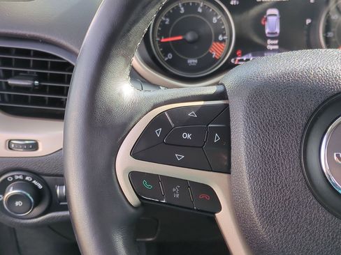 Used 2015 Jeep Cherokee Limited image 18