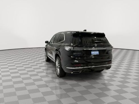 Certified 2025 Buick Enclave Avenir image 8