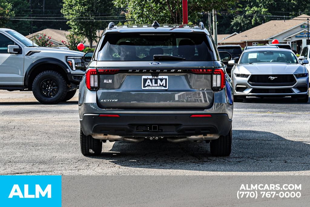 Used 2025 Ford Explorer Active RWD image 11