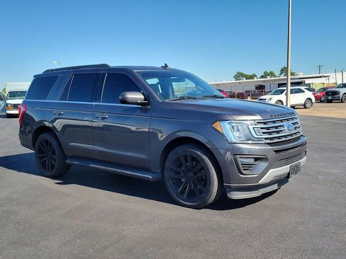 Used 2020 Ford Expedition XLT image 8