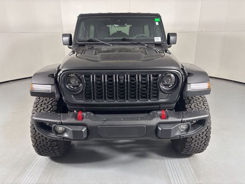 Used 2024 Jeep Wrangler Unlimited Rubicon image 3