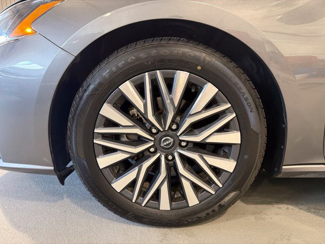Used 2024 Nissan Altima 2.5 SV FWD image 27