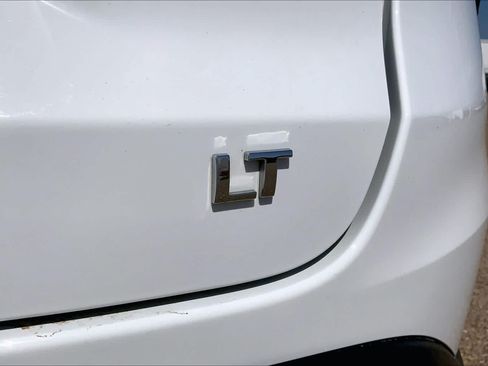 Used 2025 Chevrolet Trax LT FWD image 10
