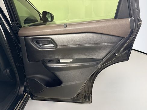 Used 2023 Nissan Rogue SV w/ SV Premium B Package FWD image 28
