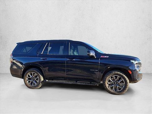 Used 2023 Chevrolet Tahoe Z71 w/ Luxury Package AWD/4WD image 4