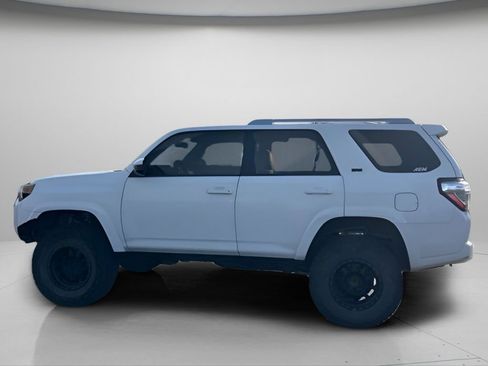 Used 2014 Toyota 4Runner SR5 image 11