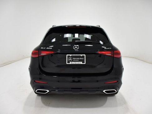 Certified 2025 Mercedes-Benz GLC 300 4MATIC image 4