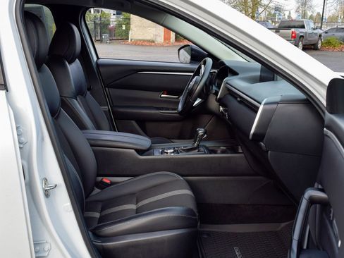 Used 2024 MAZDA CX-50 AWD 2.5 S w/ Preferred Package image 9