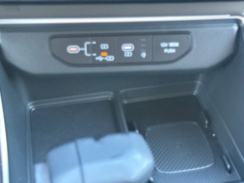 New 2026 Kia Carnival EX FWD image 28