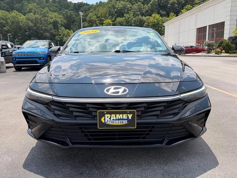 Used 2024 Hyundai Elantra SEL FWD image 10