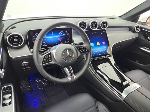 Used 2026 Mercedes-Benz GLC 300 image 9