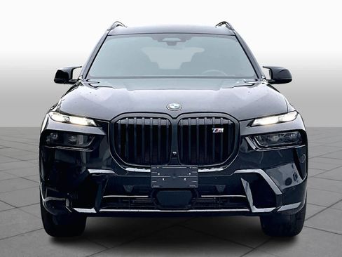 Used 2025 BMW X7 M60i image 4