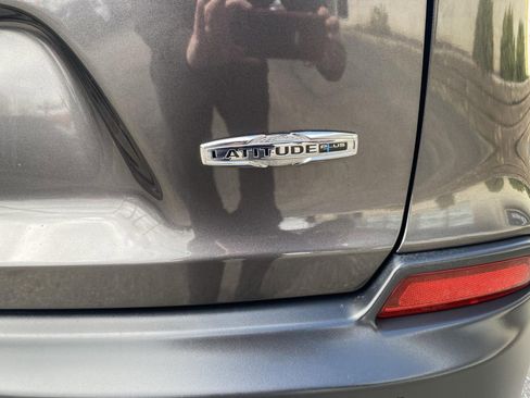 Used 2020 Jeep Cherokee Latitude Plus w/ Cold Weather Group image 17