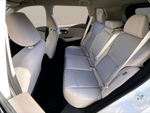 Used 2023 Nissan Rogue SV image 21