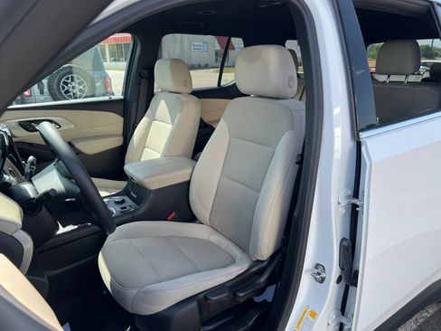 Used 2023 Chevrolet Traverse LS FWD image 24