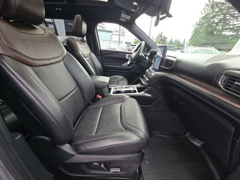 Used 2020 Ford Explorer Platinum w/ Premium Technology Package AWD/4WD image 11
