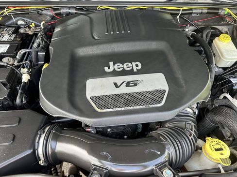 Used 2015 Jeep Wrangler Unlimited Sport w/ Quick Order Package 24S AWD/4WD image 20