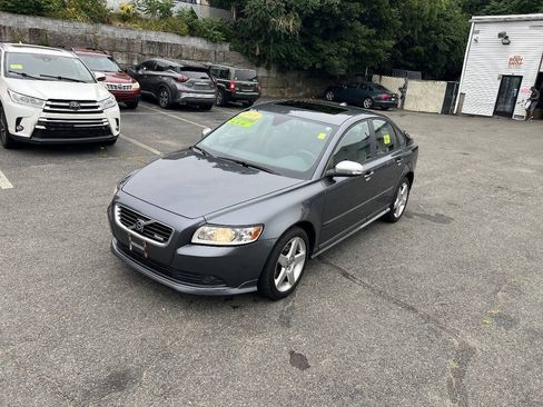 Used 2009 Volvo S40 T5 R-Design AWD/4WD image 2