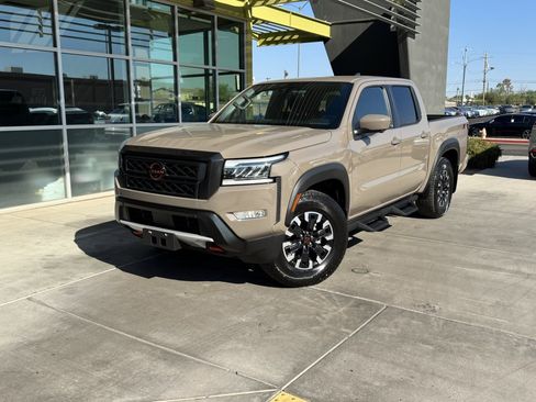 Used 2024 Nissan Frontier Pro-X w/ Pro Convenience Package image 2