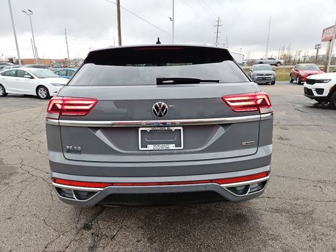 Used 2021 Volkswagen Atlas Cross Sport SE w/ Panoramic Sunroof Package AWD/4WD image 3