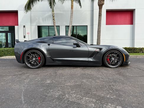 Used 2019 Chevrolet Corvette Z06 image 3