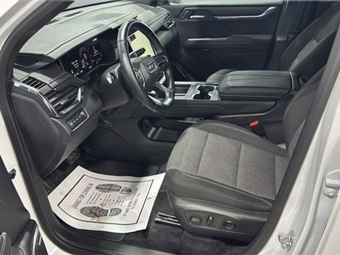 Used 2025 GMC Acadia Elevation image 22