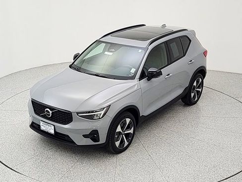 Used 2024 Volvo XC40 B5 Plus w/ Protection Package Premier AWD/4WD image 13