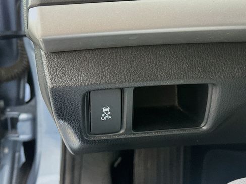 Used 2011 Honda Accord LX image 17