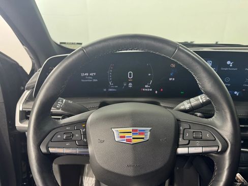 Used 2025 Cadillac XT4 Premium Luxury image 23