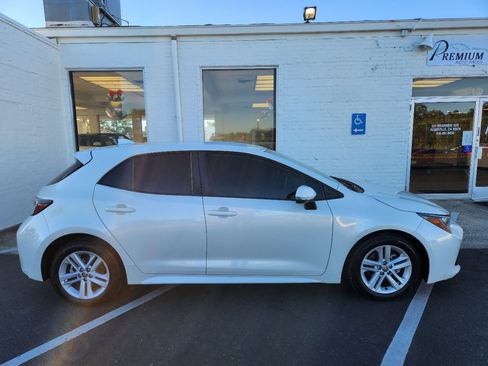 Used 2020 Toyota Corolla SE w/ Carpet Mat Package FWD image 6