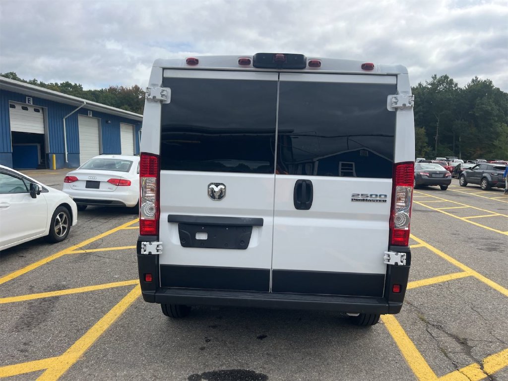 Used 2025 RAM ProMaster 2500 w/ U-Haul Equipment Group FWD image 9