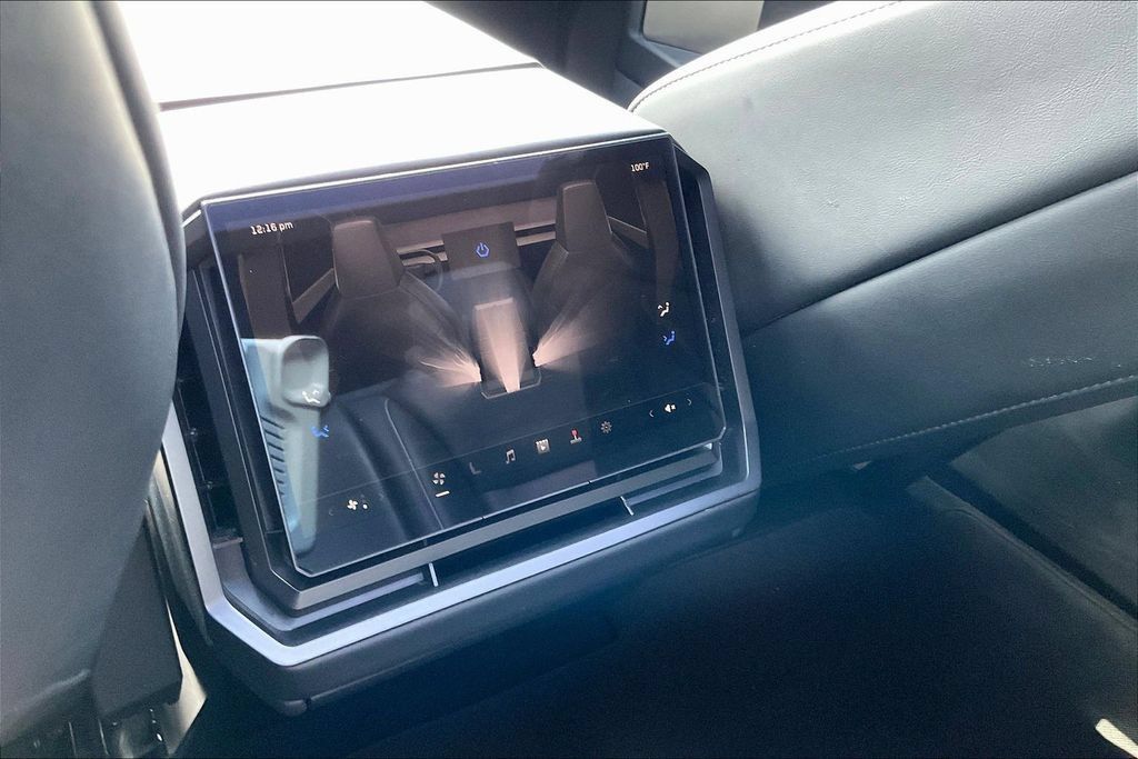Used 2024 Tesla Cybertruck AWD Crew Cab image 6
