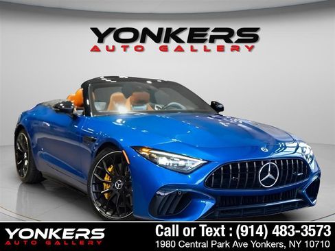 Used 2022 Mercedes-Benz SL 55 AMG 4MATIC w/ Driver Assistance Package image 11