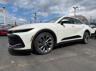 Used 2023 Toyota Crown w/ Advanced Technology Package video 3