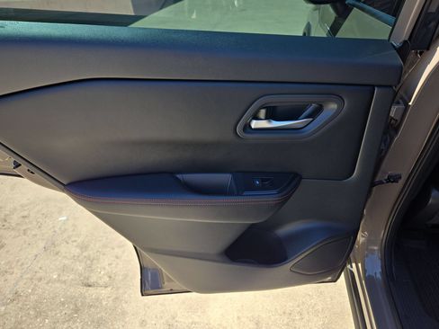 Certified 2025 Nissan Rogue SV AWD/4WD image 14