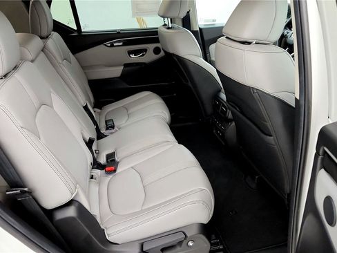 Used 2025 Honda Pilot EX-L image 27