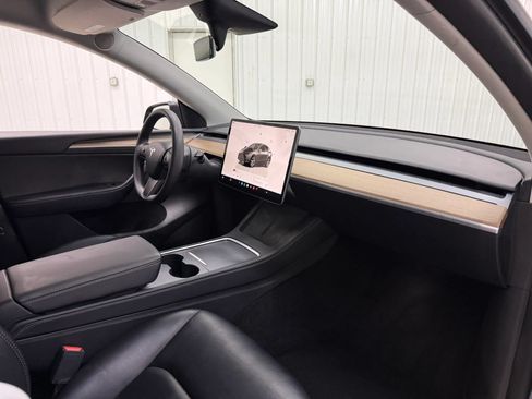 Used 2023 Tesla Model Y Long Range AWD/4WD image 14