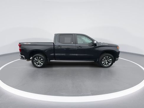 Used 2024 Chevrolet Silverado 1500 LT image 9