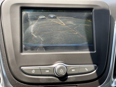 Used 2019 Chevrolet Equinox LT w/ Driver Convenience Package FWD image 25