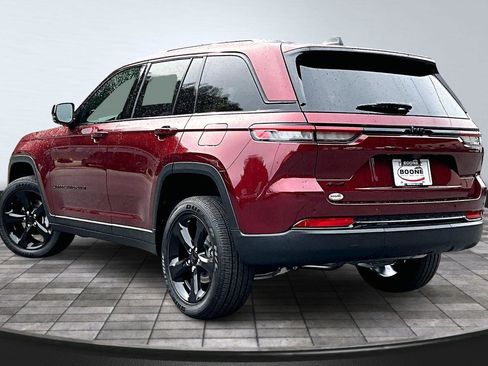 New 2025 Jeep Grand Cherokee Altitude image 3