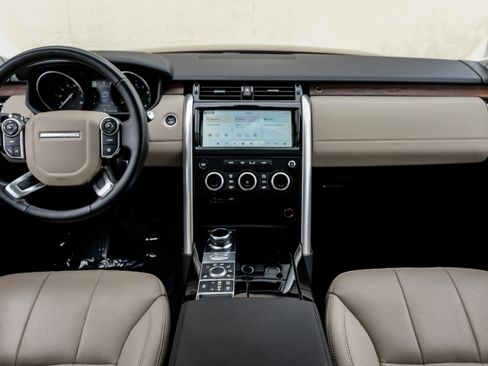 Used 2017 Land Rover Discovery HSE AWD/4WD image 14
