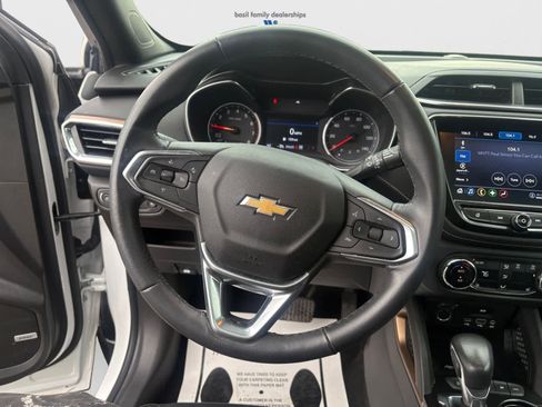 Used 2021 Chevrolet TrailBlazer ACTIV w/ Sun and Liftgate Package AWD/4WD image 11