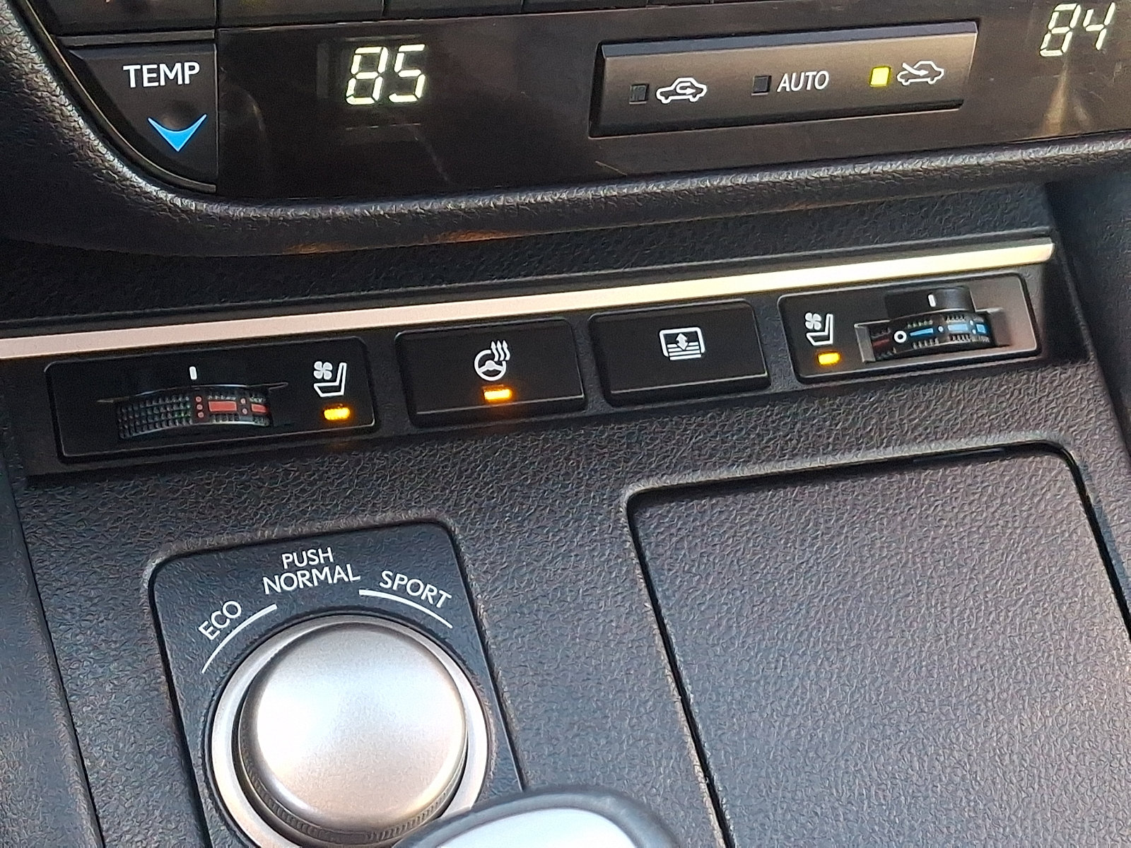 Used 2016 Lexus ES 350 w/ Luxury Package w/Wood Trim FWD image 27