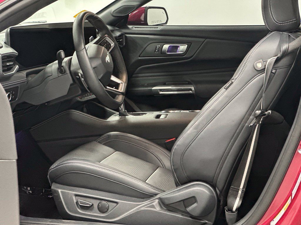 Used 2025 Ford Mustang GT Premium RWD image 16